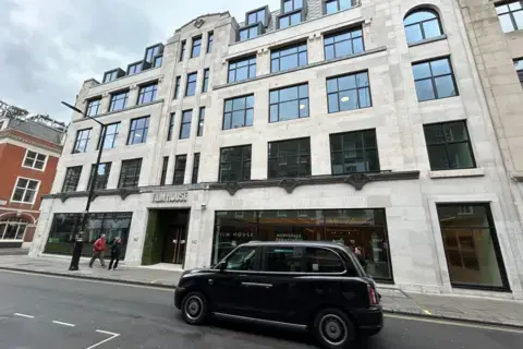 London AI office space leases rise tenfold in year
